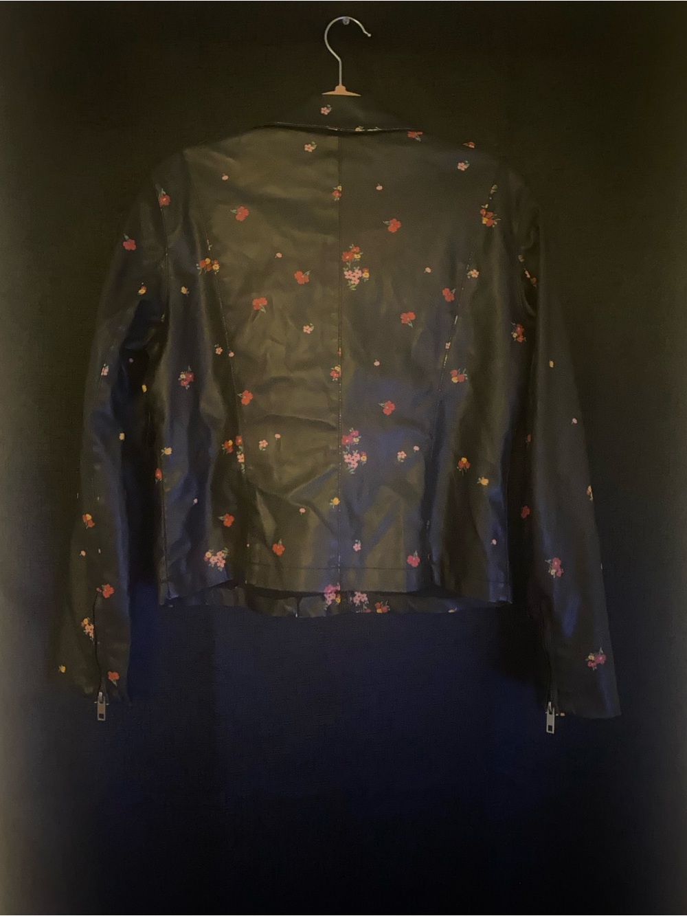 Who What Wear - Black Floral Faux-Leather Moto Jacket size medium - Picture 4 of 4